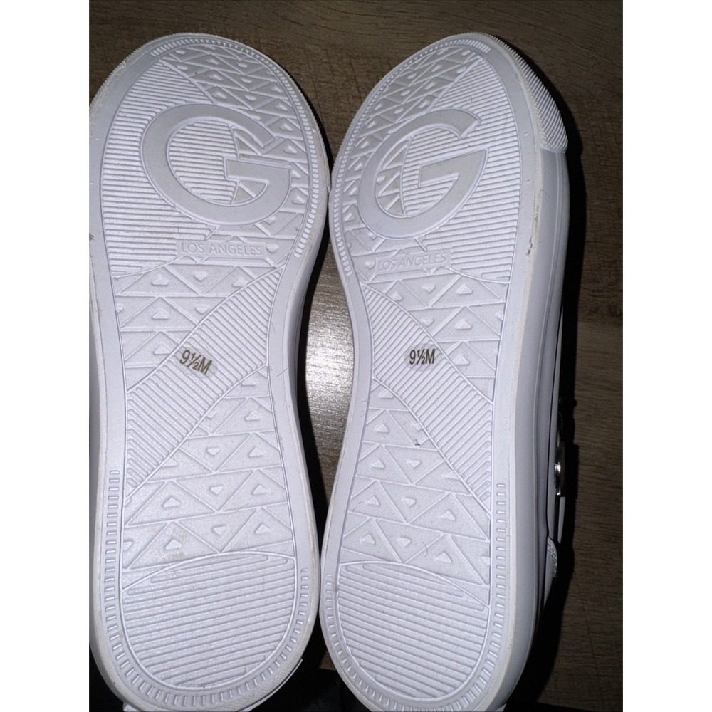 GUESS Women's White Pink Comfort Sneakers Logo Star Heart Lips Accents 9.5 NEW - Picture 10 of 11